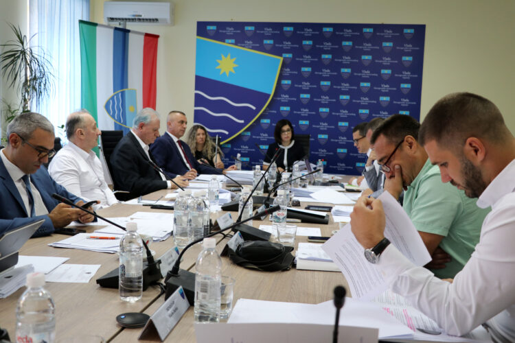 Vlada HNŽ-a: Daljnja potpora mladima, uključenje u prekogranične projekte i primanje novih policijskih kadeta