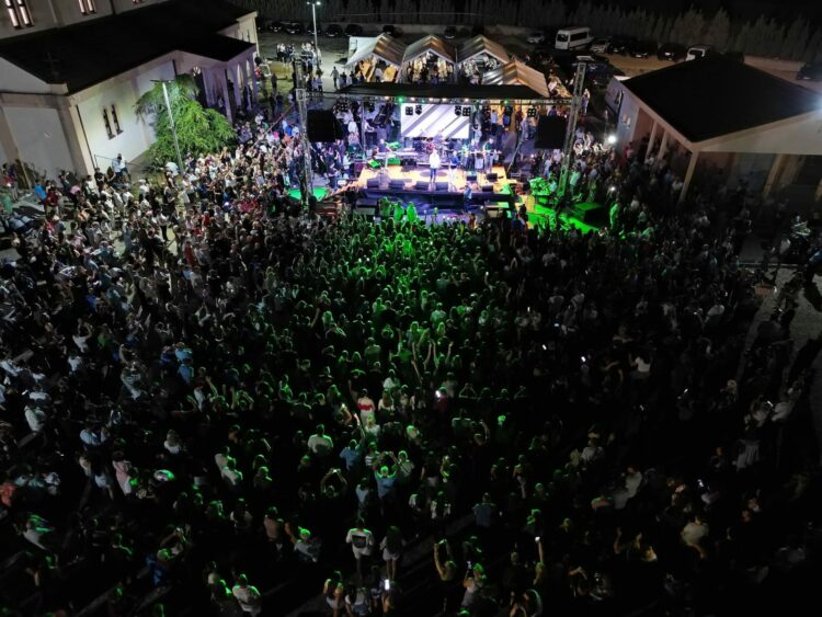 (FOTO) Blatničke note dobrote oduševile posjetitelje: Večer vrhunske glazbe, humanosti i zajedništva