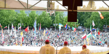FOTO: Počeo 36. Mladifest – Nuncij Chullikatt: “Međugorje je početak obnovljenog puta”