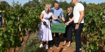 Blaž Enology 2025: Održana “Diplomatska berba grožđa”