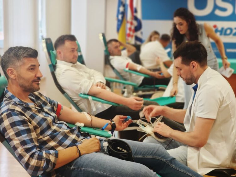 „Daruj krv. Spasi život.“ – Dobrovoljno darivanje krvi u povodu 35. obljetnice HDZ-a BiH