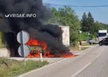 Na cesti Široki Brijeg – Mostar zapalio se kamion brze pošte