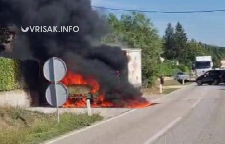 Na cesti Široki Brijeg – Mostar zapalio se kamion brze pošte
