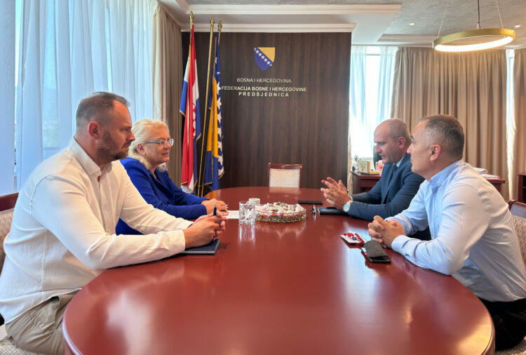 Predsjednica Federacije Bosne i Hercegovine Lidija Bradara s predstavnicima VTK BiH i autoprijevoznika o aktualnoj problematici