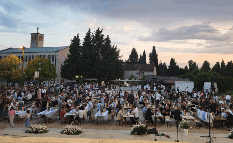 Župa Krista Kralja Čitluk: Župljani se oprostili od fra Mire Šege i fra Slavena Tomića