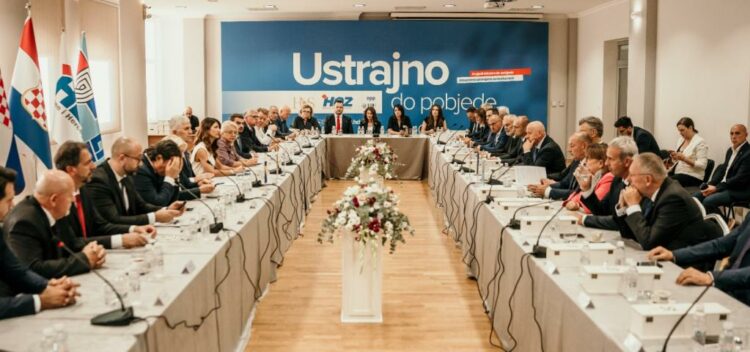 Povodom 35. obljetnice osnivanja HDZ-a BiH u Mostaru održana zajednička sjednica Predsjedništava HDZ-a BiH i HDZ-a