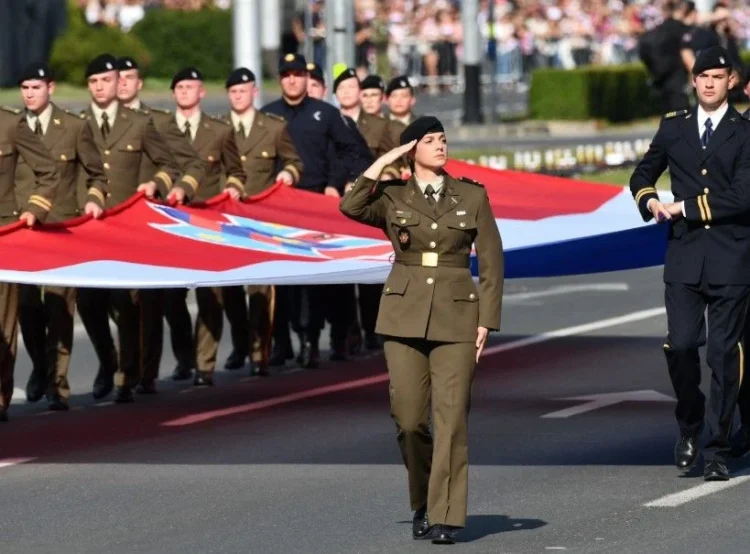 Mlada natporučnica koja je oduševila Hrvatsku je iz Čapljine