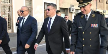 Zoran Milanović dodijelio počasne činove za devet umirovljenih časnika HV-a i HVO-a