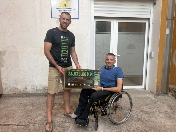 Za grad bez barijera: Udruga KINEZIS donirala 24.625 KM Udruzi “Marko Ravlić”