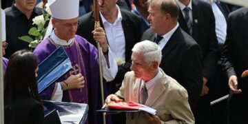 Pokopane žrtve iz jame Jazovke i predane zastave s lijesova zaslužnim ustanovama, udrugama i pojedincima