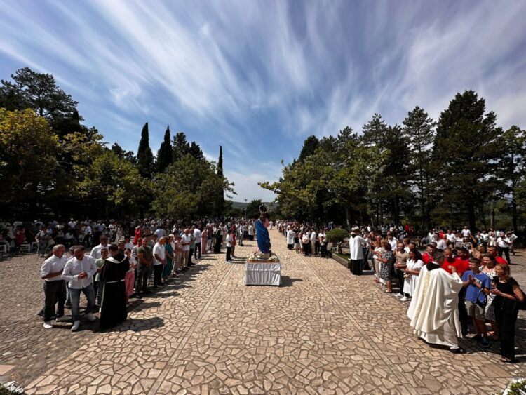 Velika Gospa na Širokom Brijegu okupila mnoštvo hodočasnika