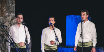 Održan treći susret klapa “Klape na Radimlji” – večer glazbe i tradicije u jedinstvenom ambijentu