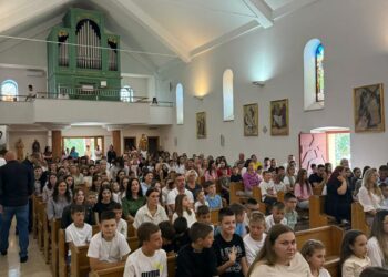 Župa Čerin: Početak nove školske godine i blagoslov učenika