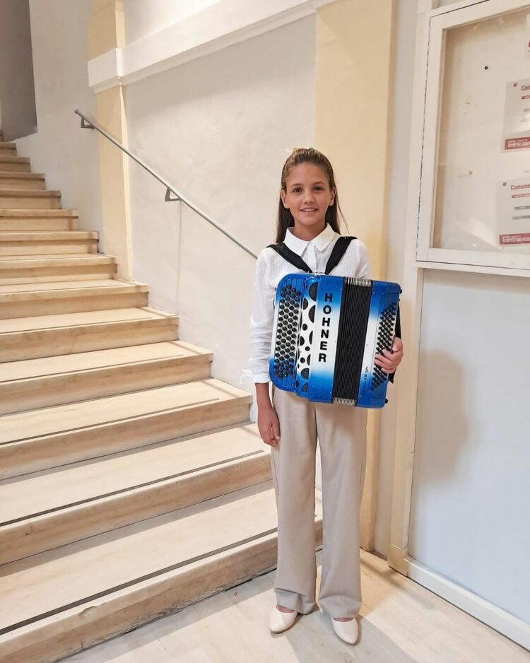 Mlada širokobriješka harmonikašica među najboljima na svijetu