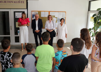 Vlada HNŽ: Dodjela torbi i školskog pribora za učenike iz socijalno ugroženih obitelji