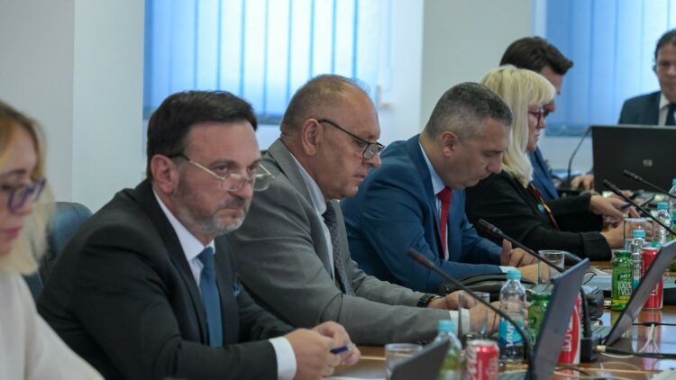 Vlada FBiH dala podršku za rješavanje zahtjeva prijevoznika