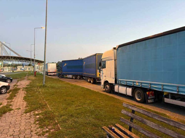 Prijevoznici u BiH jutros započeli prosvjed