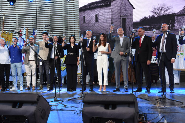 Vlada HNŽ-a i ove godine snažno uz Dane berbe grožđa u Brotnju