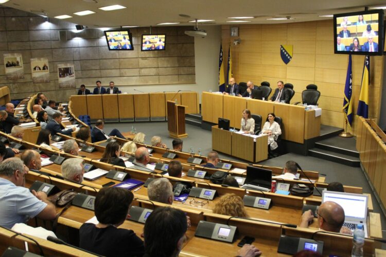 Parlament FBiH – Danas sjednica parlamentarnog povjerenstva, cilj jačanje sustavne brige za mlade