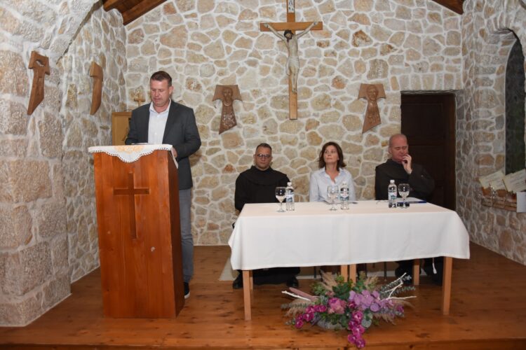 Simpozij povodom 250. godišnjice matičnih knjiga župe Brotnjo održan u Gradnićima