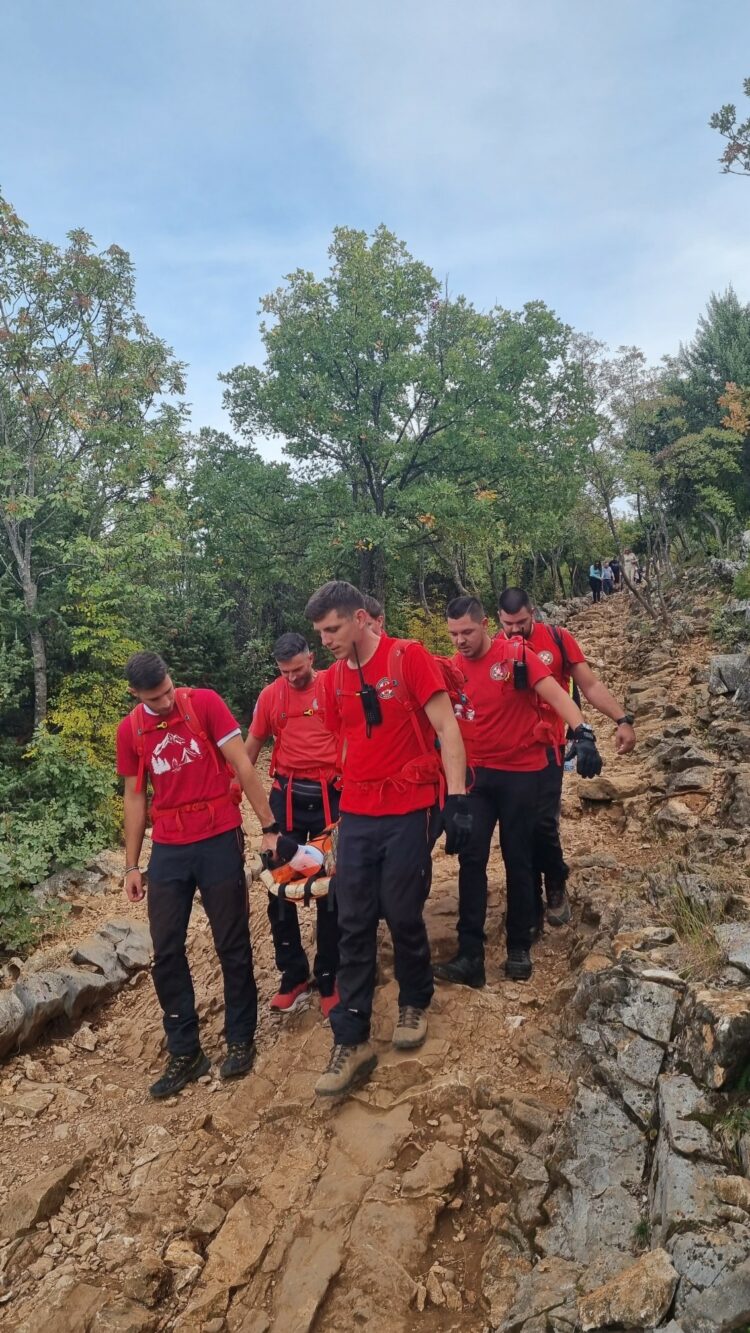 Članovi HGSS-a Čitluk-Međugorje pružili pomoć ozlijeđenoj osobi na Križevcu