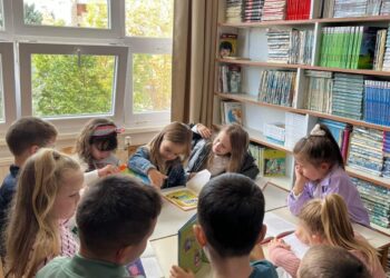 Učilica “Mali princ” posjetila školsku knjižnicu Osnovne škole fra Didaka Buntića