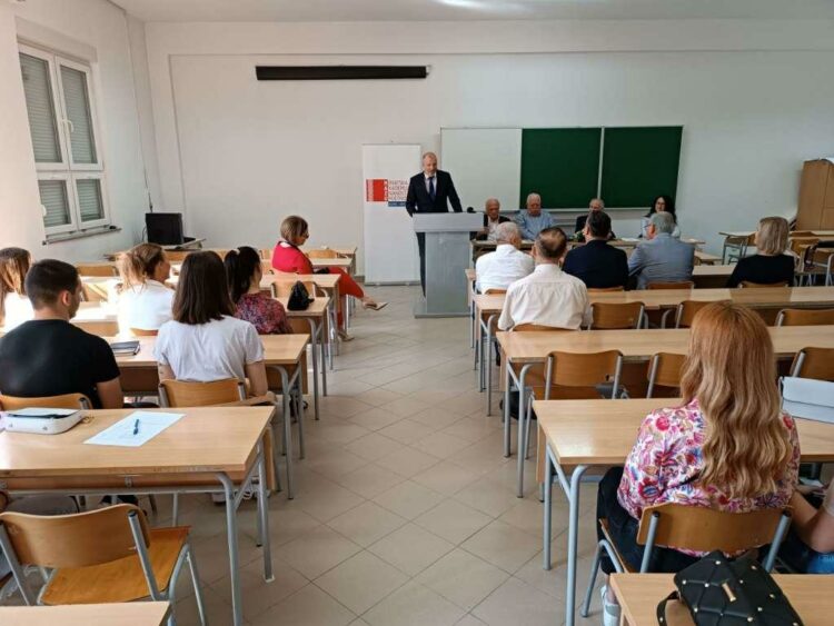 HAZU u BiH organizira tribinu povodom Dana učitelja