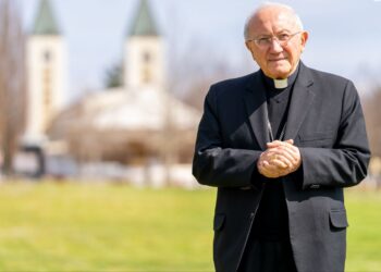 Apostolski vizitator za župu Međugorje, nadbiskup Aldo Cavalli: “Prisutnost biskupa ovdje znak je autonomije ovog mjesta pred cijelom Crkvom.”