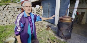 Mile i Mara iz Gornjih Hamzića kod Čitluka rakiju peku i s 90 godina