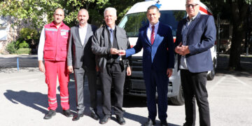Županijska vlada donirala novo vozilo hitne pomoći Domu zdravlja Stari Grad Mostar