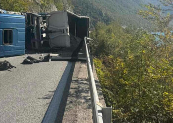 Prometna nesreća na cesti Jablanica – Mostar: Prevrnuo se kamion