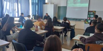 MUP HNŽ: U Mostaru održano edukativno predavanje o nasilju među mladima i odgovornosti maloljetnika