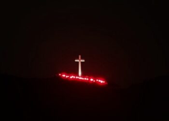 Mladež Mostara odala počast žrtvama u Domovinskom ratu i obilježila 34. obljetnicu od uspostave Hrvatske Zajednice Herceg Bosna