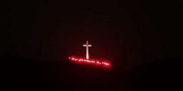 Mladež Mostara odala počast žrtvama u Domovinskom ratu i obilježila 34. obljetnicu od uspostave Hrvatske Zajednice Herceg Bosna