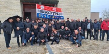 Brotnjaci na obilježavanju 34. obljetnice stradanja Škabrnje