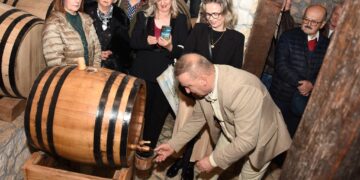 Održana tradicionalna manifestacija “Kušanje mladog vina”