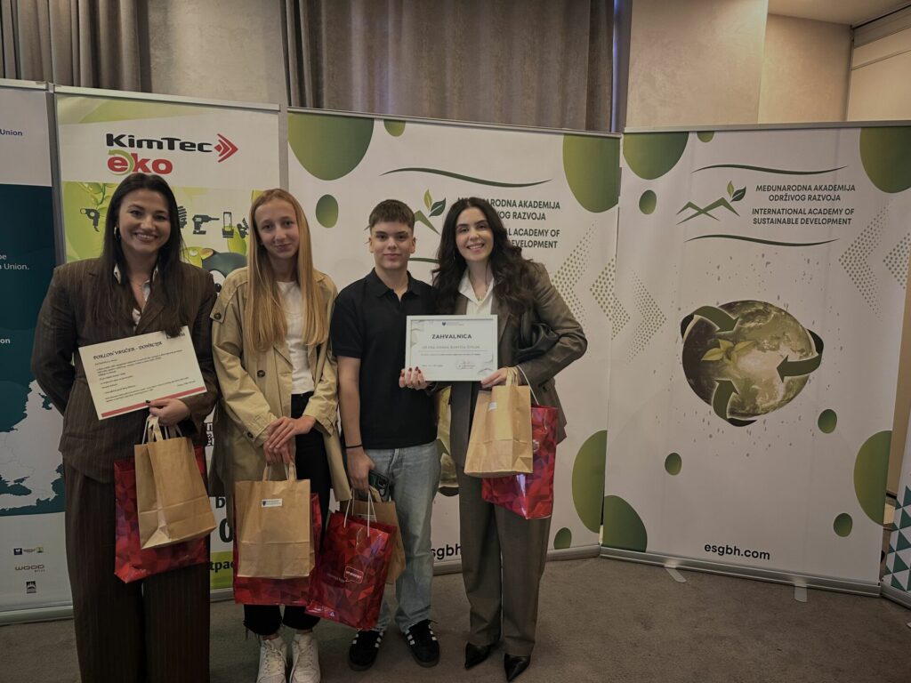 Učenici OŠ fra Didaka Buntića osvojili prvo mjesto na natječaju Fonda za zaštitu okoliša