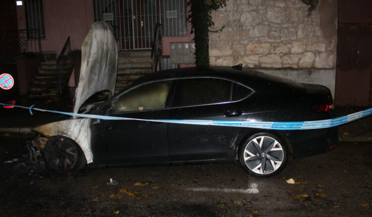 Jedna osoba lišena slobode zbog podmetanja požara na službenom vozilu Grada Mostara