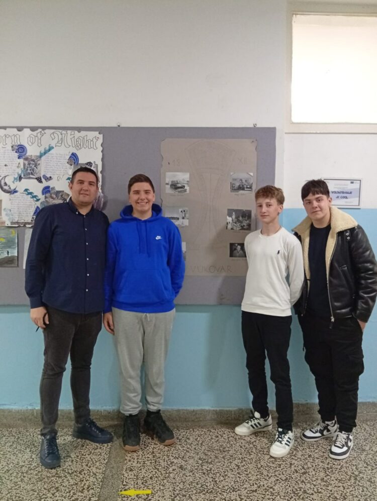 Dan sjećanja na žrtvu Vukovara obilježen u OŠ fra Didaka Buntića