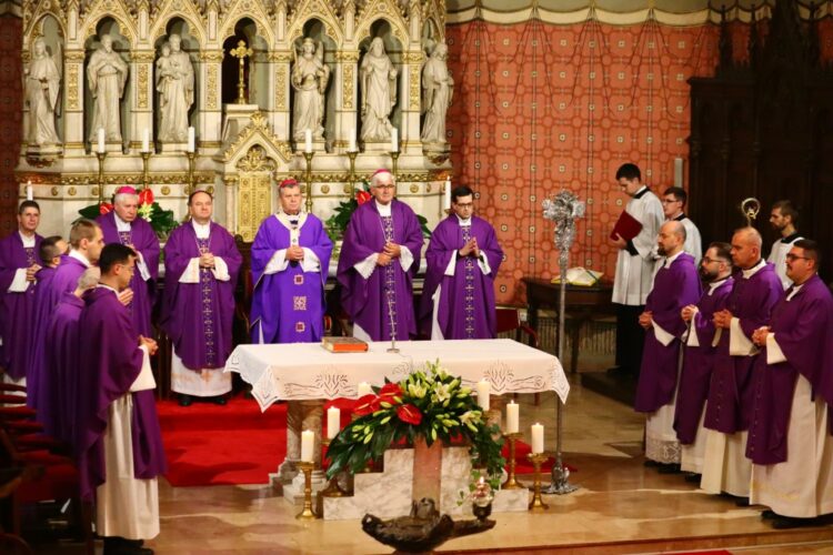 Biskupi BK BiH slavili svetu misu u sarajevskoj katedrali uoči 94. redovitog zasjedanja