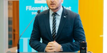 SUM: Brotnjak prof. dr. sc. Marko Odak predstavio monografiju Filozofskog fakulteta