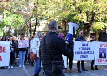 Zdravstveni radnici poručili: Bez povećanja plaća nema prekida štrajka