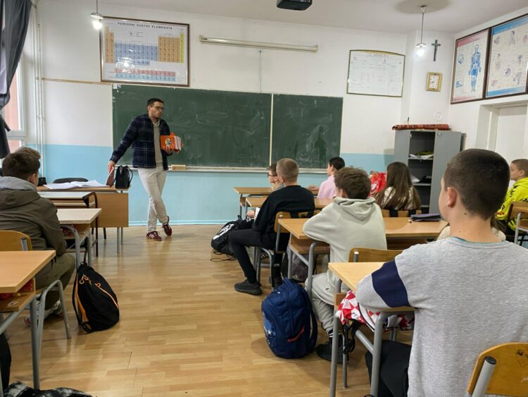OŠ Bijakovići: Održana preventivno-edukativna radionica “Sport DA – ovisnost NE”