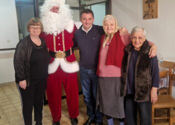 Gradonačelnik Mostara s Djedom Božićnjakom donio blagdansku toplinu u domove za starije u Mostaru