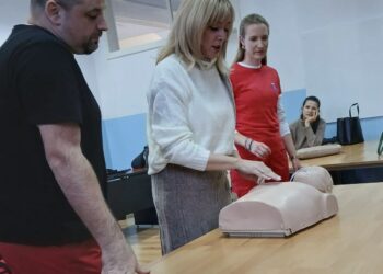 U suradnji s Domom zdravlja Čitluk u OŠ fra Didaka Buntića održana edukacija na temu “Postupanja u hitnim zdravstvenim situacijama učenika”