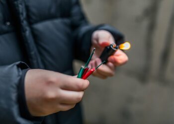 Nadležni pozivaju na oprez: Povećan broj ozljeda uporabom pirotehničkih sredstava u Mostaru, dječak iz Širokog Brijega zadobio opekline