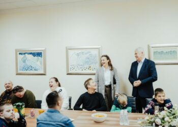 Korisnici Ustanove Sveti Josip Radnik i Udruge Susret nazočili svečanom prijemu kod predsjednika HNS-a BiH dr. Dragana Čovića