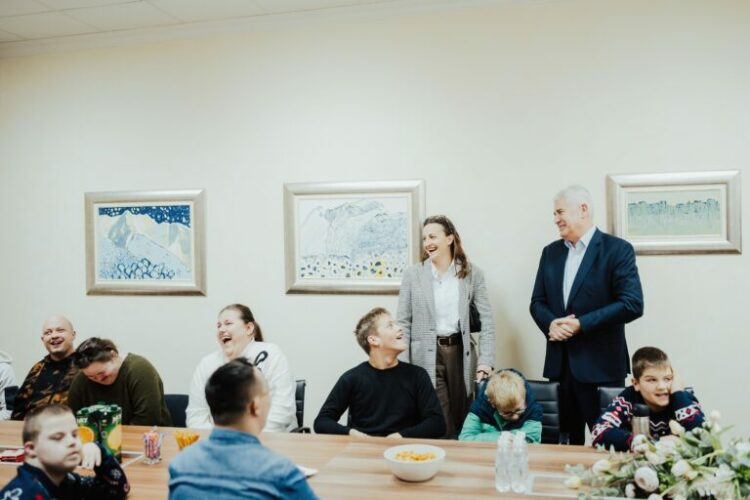 Korisnici Ustanove Sveti Josip Radnik i Udruge Susret nazočili svečanom prijemu kod predsjednika HNS-a BiH dr. Dragana Čovića