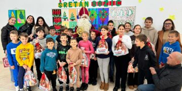 Sveti Nikola posjetio PŠ Vionica