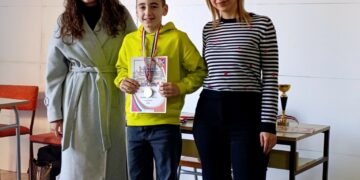 Ivan Ćorić i Mihaela Buntić ostvarili zapažene rezultate na Božićnom kadetskom šahovskom turniru u Čapljini